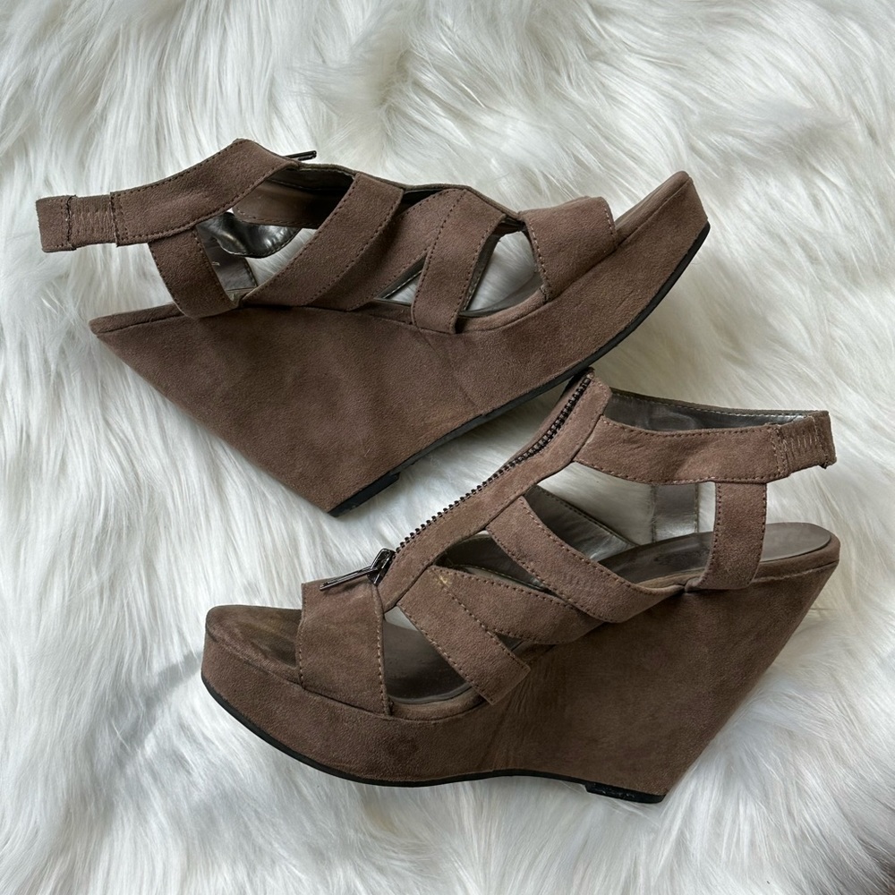 Carlos Santana Nude Wedge Zip Wedge - Picture 2 of 7